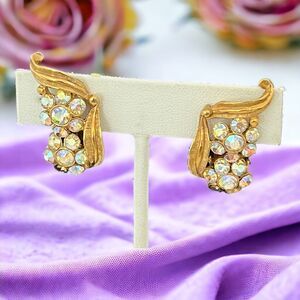 Vintage Karu Arke Earrings Gold Tone Aurora Borealis Crystal Flowers Clip 1E
